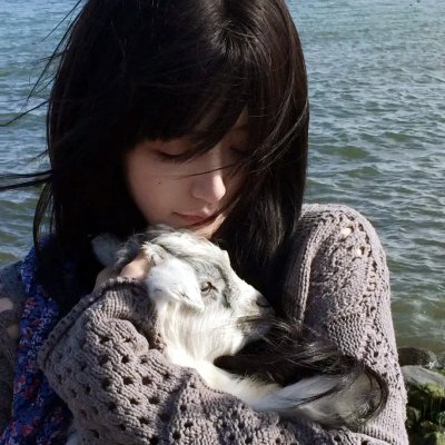 蓝色江流淌